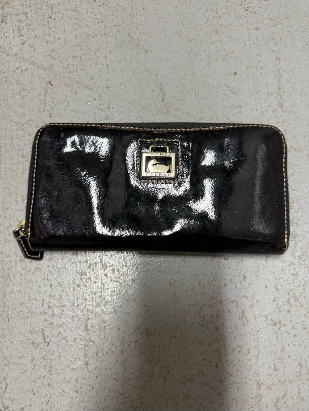 Dooney & Bourke Patent Leather Wallet Black Gloss‎ Zip Around Credit Cards Large